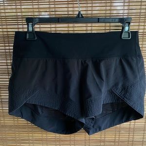 🍋RARE Dolphin Hem LULULEMON Shorts🍋